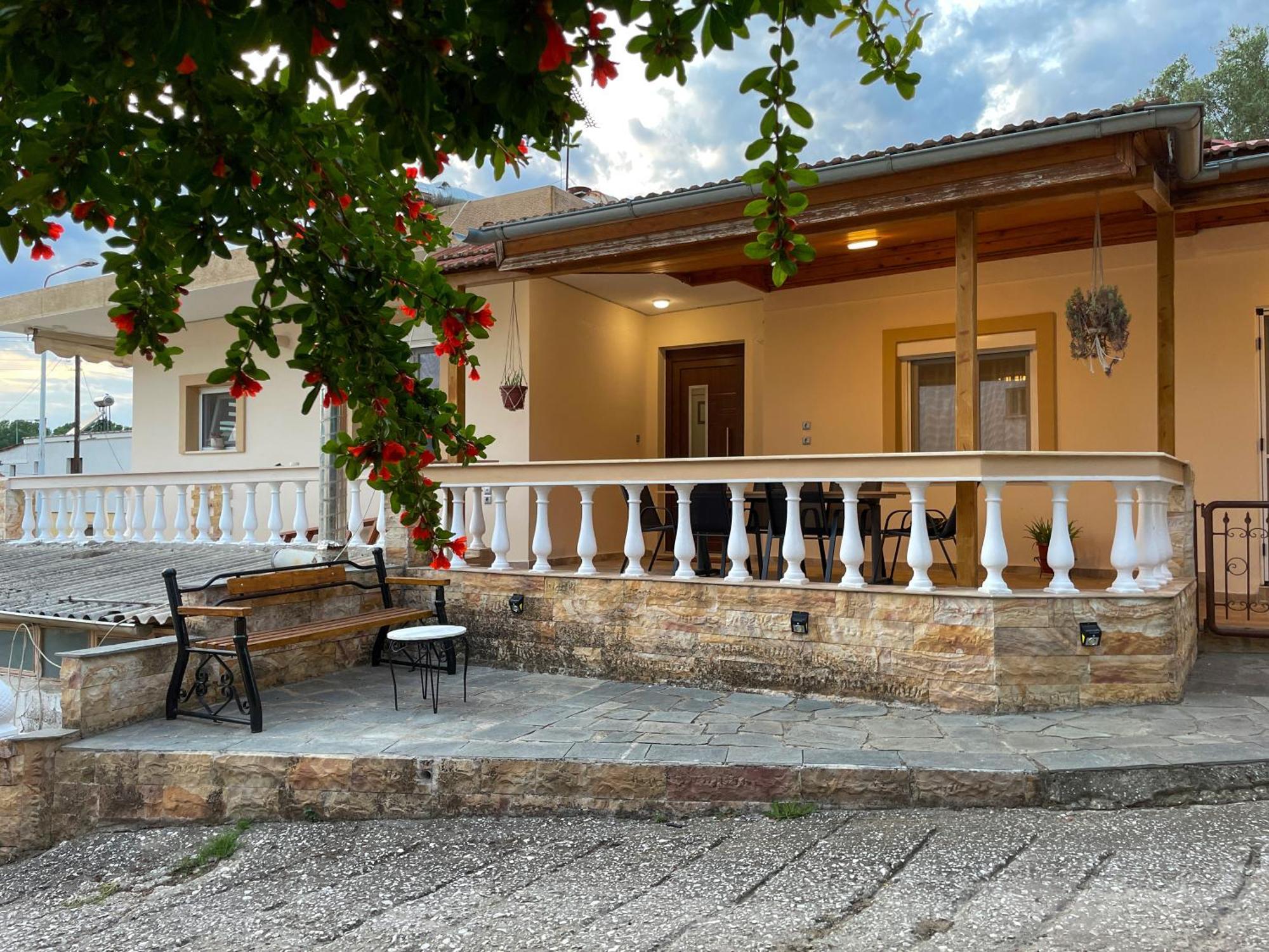 Aristides Guesthouse Krinídhes Esterno foto